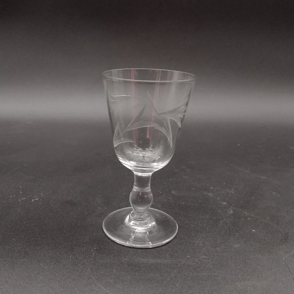6 Etched Crystal Liqueur Glasses - Picture 7 of 11